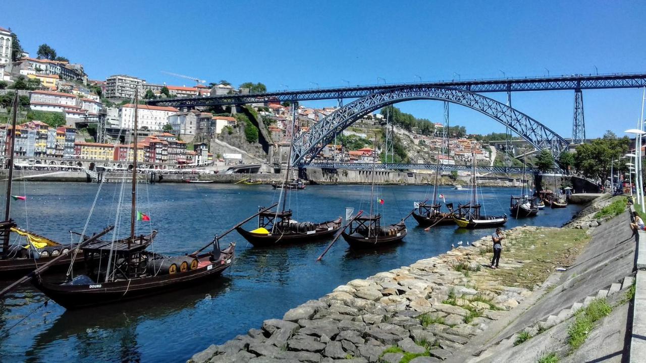Oporto Delight 1 Luxury Apartment In Historic Center With Balcony Max 4 P Екстериор снимка