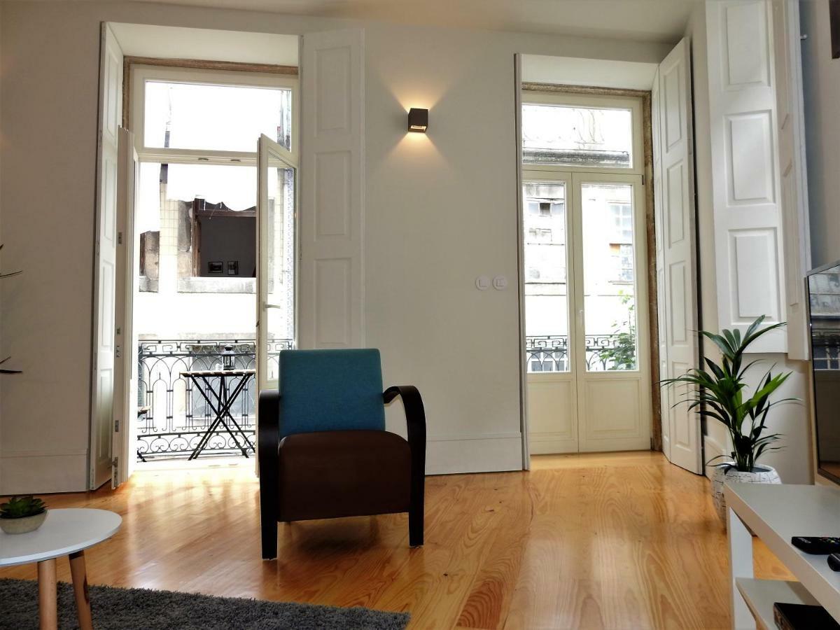Oporto Delight 1 Luxury Apartment In Historic Center With Balcony Max 4 P Екстериор снимка